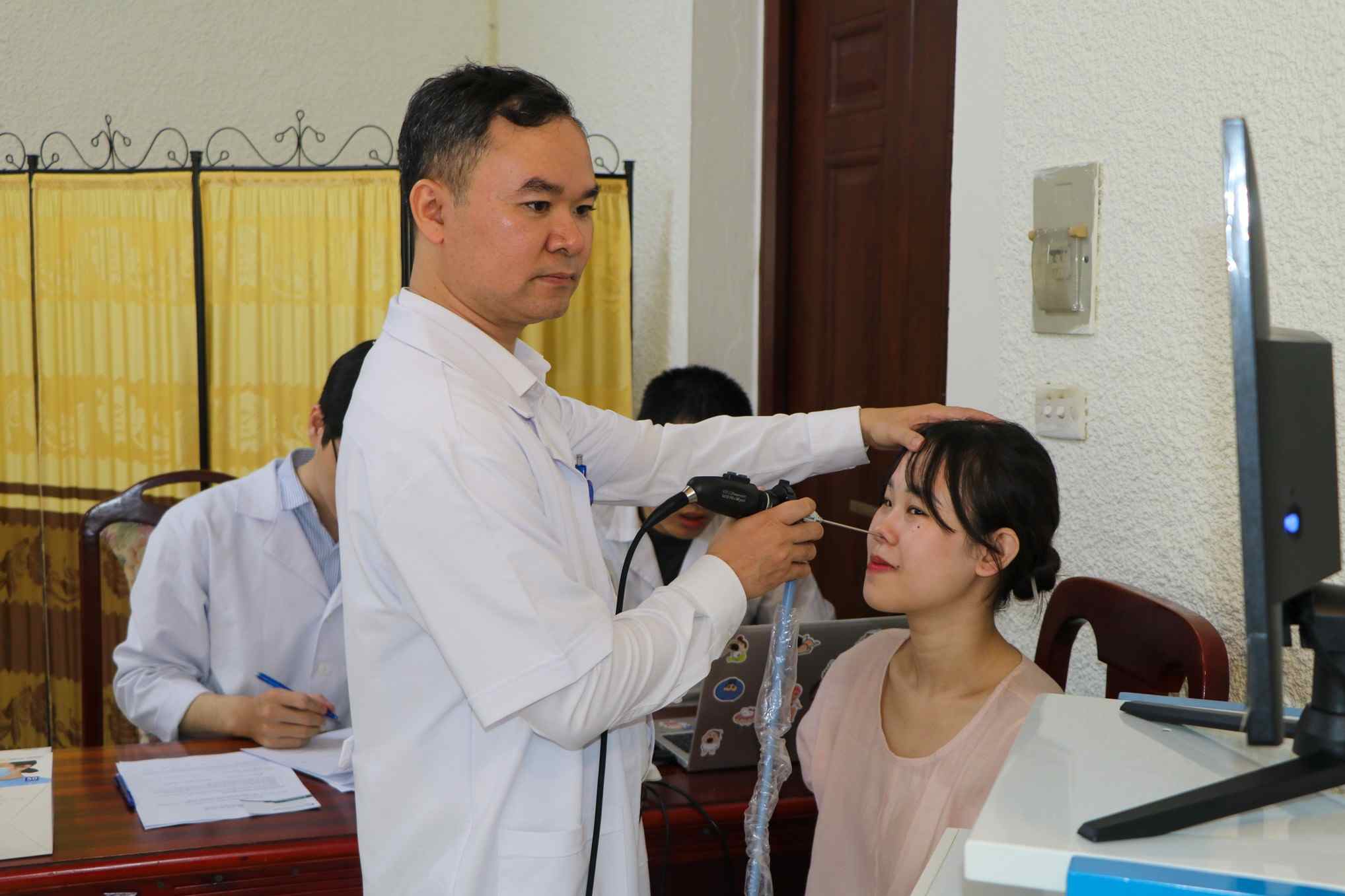 Khám sàng lọc rối loạn giọng cho giảng viên Đại học Quốc gia Hà Nội: hoạt động thiết thực vì sức khỏe nghề nghiệp trong môi trường đại học